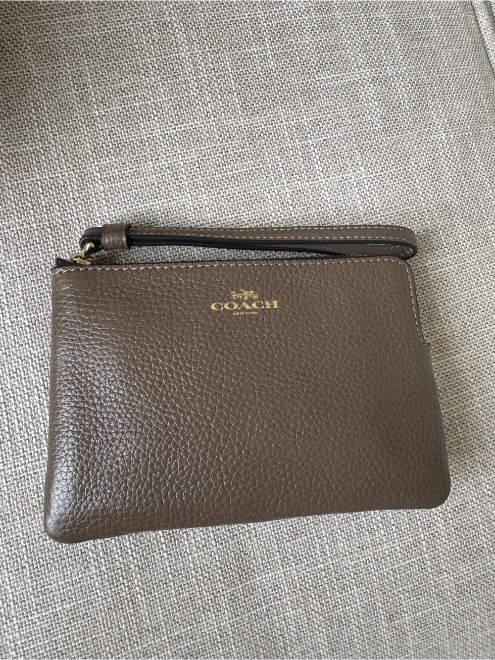 Coach corner zip wristlet like new